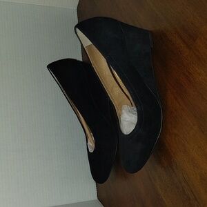 Black Vionic women's wedge shoe, size 10